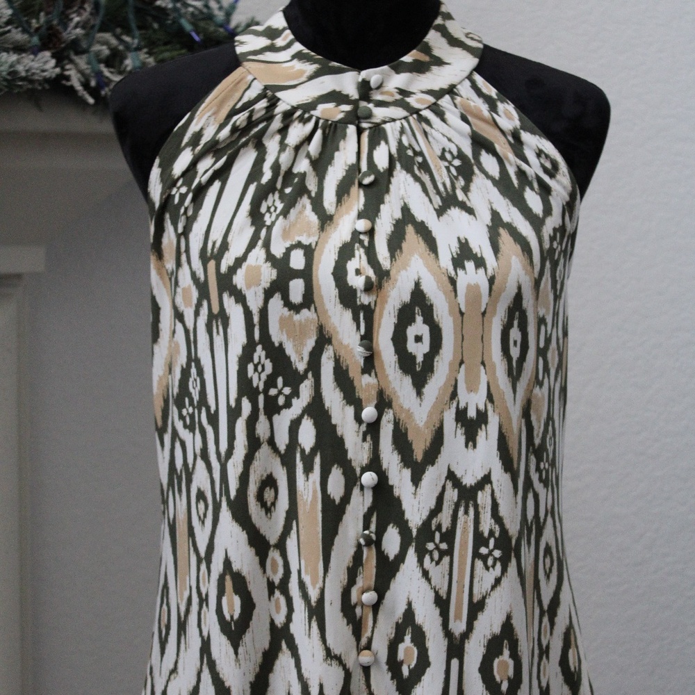 Calvin Klein Sleeveless Button-Down Blouse for Formal or Casual Wear Slight Used